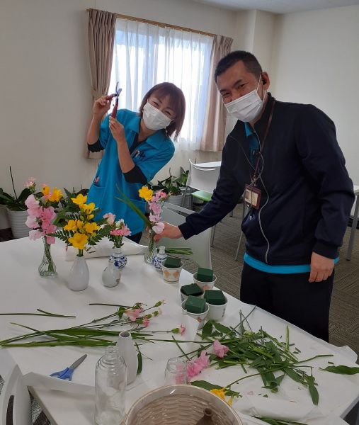 美男・美女であまりの花を生けてくれました。 美男・美女であまりの花を生けてくれました。