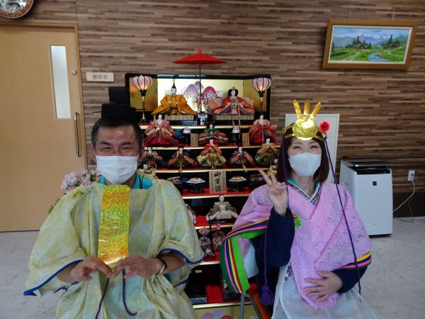 最期は私原とケアマネ白石さんでお雛様とお内裏様ww 最期は私原とケアマネ白石さんでお雛様とお内裏様ww