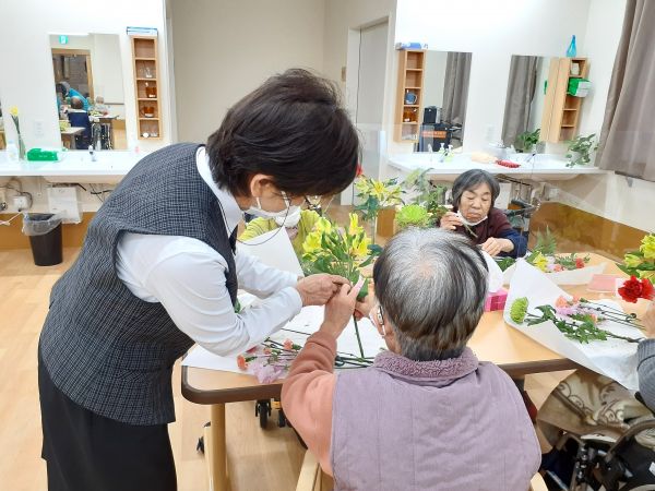 丁寧に教えて下さりありがとうございます。 丁寧に教えて下さりありがとうございます。