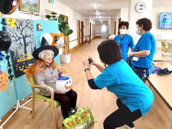 カメラに向かってにっこり(^^♪ カメラに向かってにっこり(^^♪