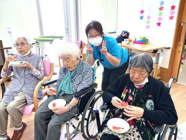 スイカに夢中です(笑) スイカに夢中です(笑)